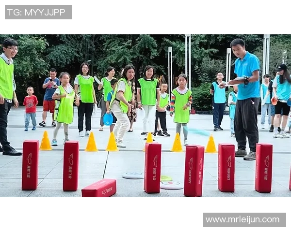 杭州飞盘队整体压制战术解析及其在比赛中的应用与成效 杭州飞盘队整体压制战术解析及其在比赛中的应用与成效