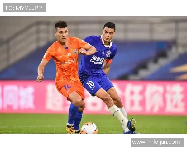 重庆与鲁能激战正酣现场直播全程回顾与精彩瞬间分析