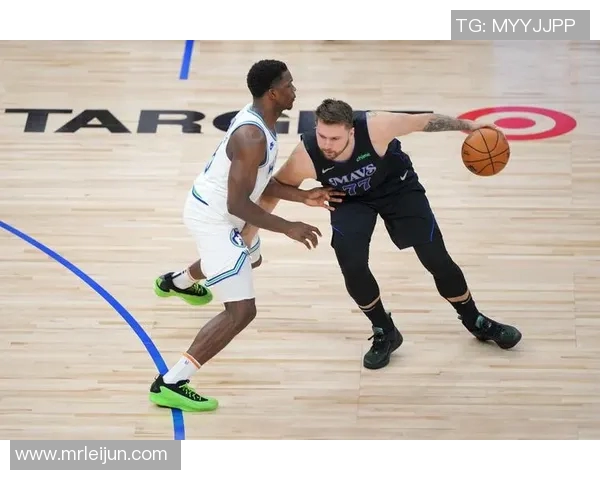 鹈鹕与独行侠比赛因故延期球迷期待新赛程安排