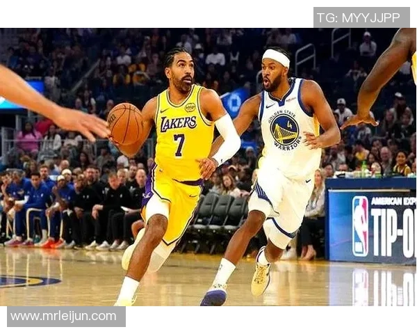 2014年湖人与国王精彩对决回顾及赛季亮点分析