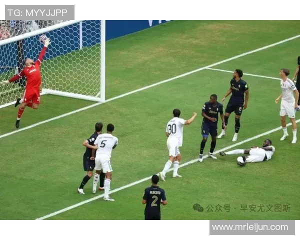 96年尤文图斯与曼联巅峰对决回顾足球历史上的经典战役与传奇瞬间 96年尤文图斯与曼联巅峰对决回顾足球历史上的经典战役与传奇瞬间